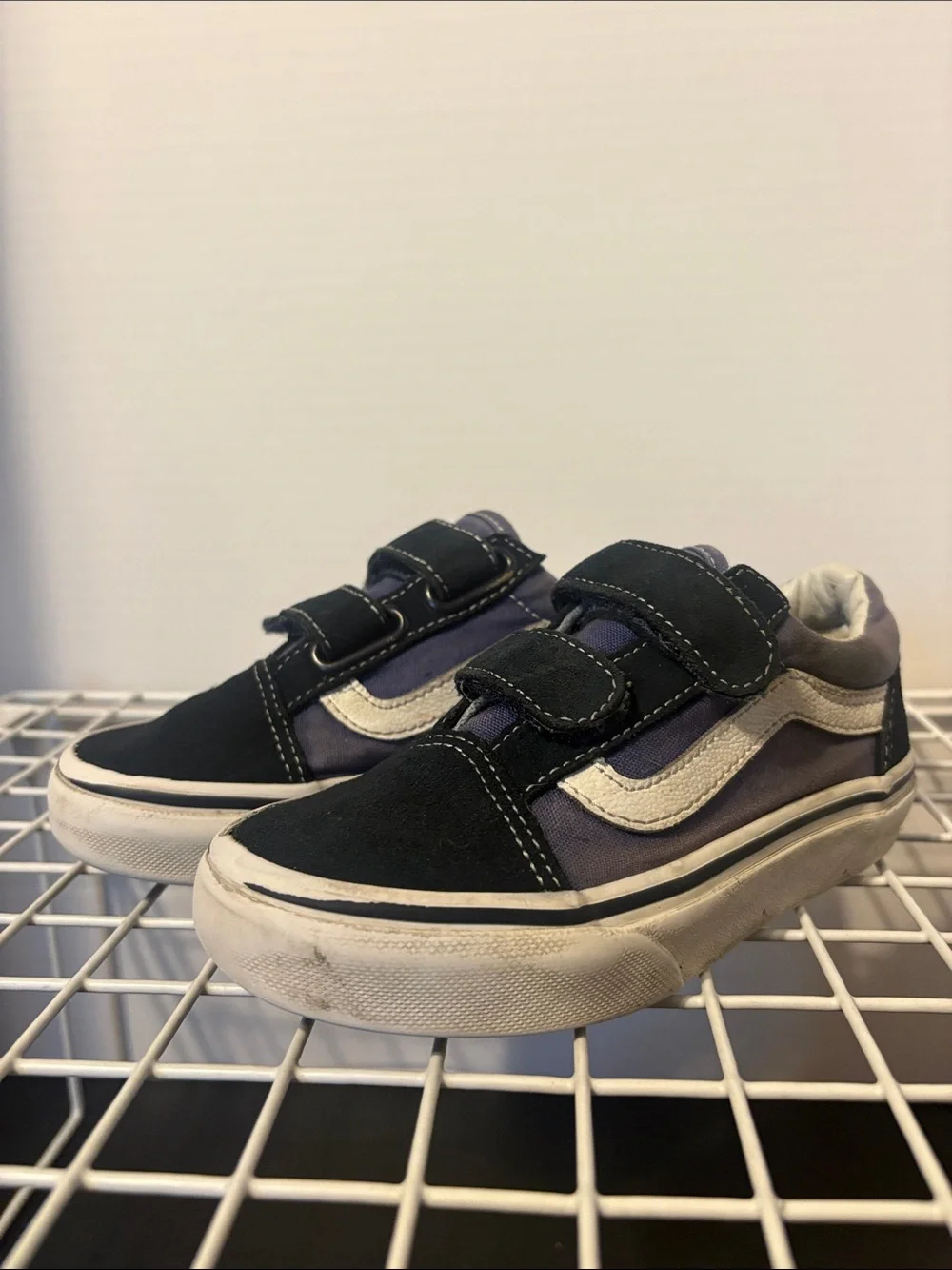 Kids Velcro Canvas Skate Shoes in Black and Purple